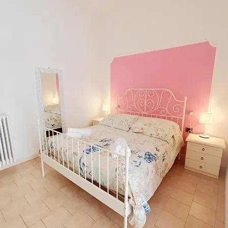 A Casa Di Mario E Nene Bed & Breakfast Viareggio Exterior photo