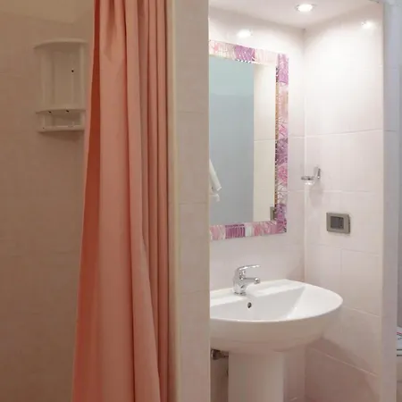 A Casa Di Mario E Nene Bed & Breakfast Viareggio Exterior photo