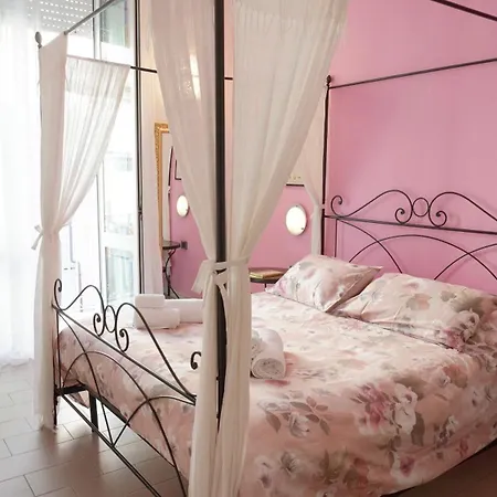 A Casa Di Mario E Nene Bed & Breakfast Viareggio Exterior photo